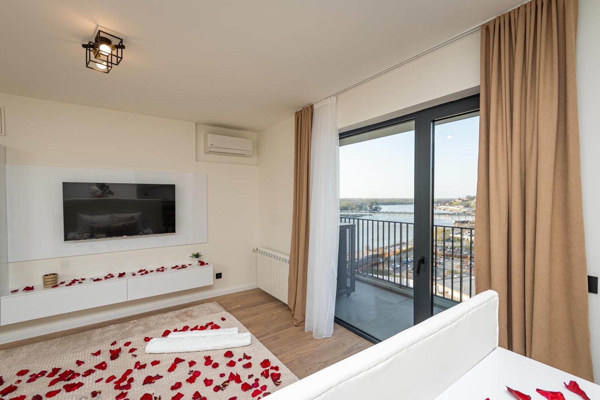 Sinfonia Lux 1205-1 Apartment Sajmiste Bagian luar foto