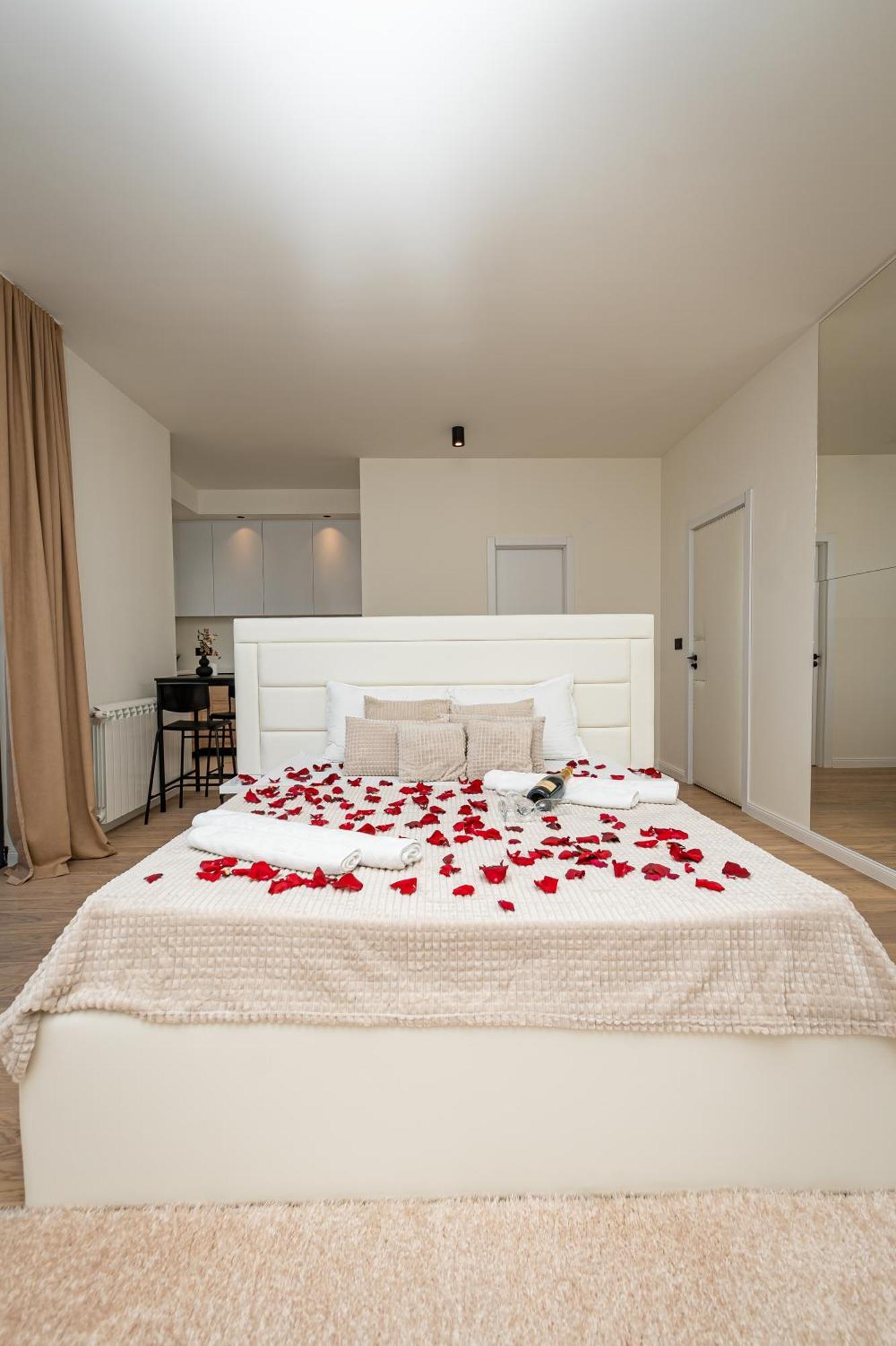 Sinfonia Lux 1205-1 Apartment Sajmiste Bagian luar foto