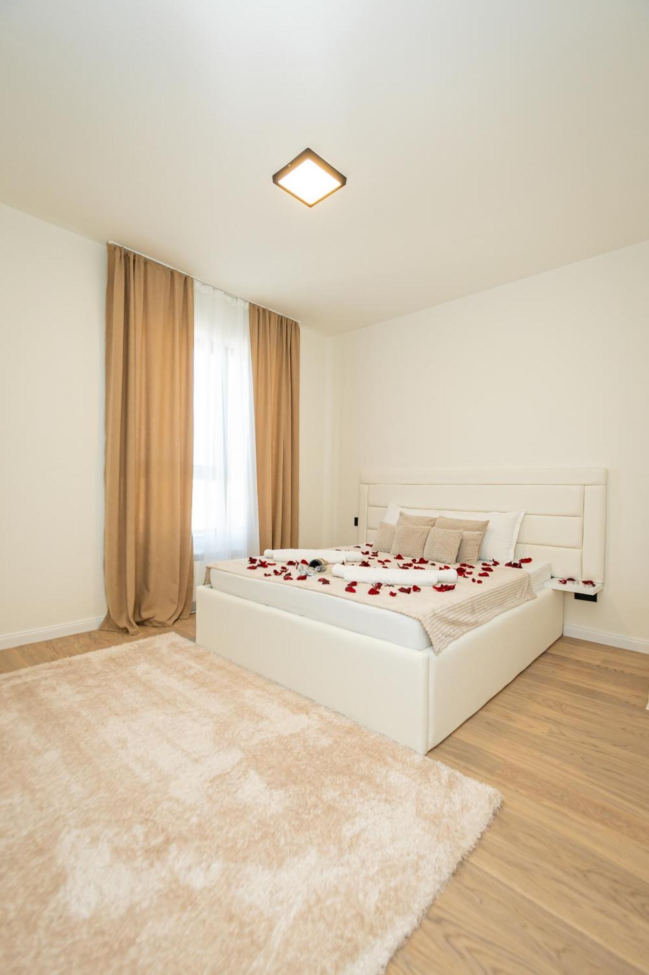 Sinfonia Lux 1205-1 Apartment Sajmiste Bagian luar foto