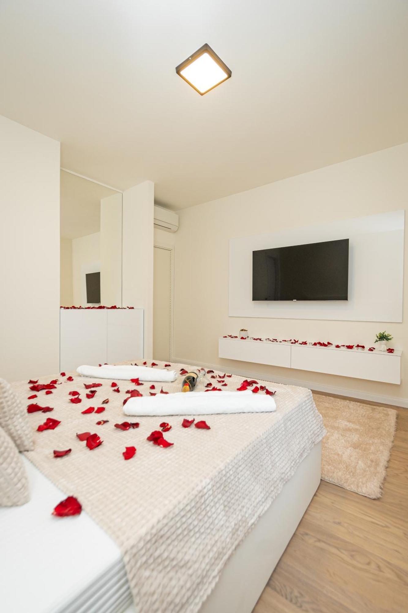 Sinfonia Lux 1205-1 Apartment Sajmiste Bagian luar foto